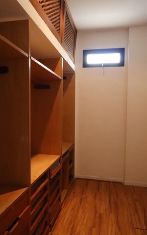 Apartamento à venda com 300m², 4 quartos e 4 vagasCloset da suíte 1