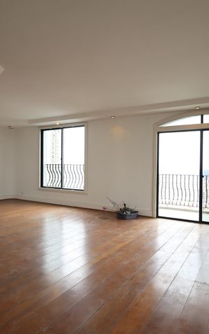 Apartamento à venda com 300m², 4 quartos e 4 vagasSala