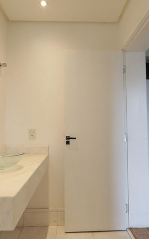 Apartamento à venda com 300m², 4 quartos e 4 vagasBanheiro da Suíte 2