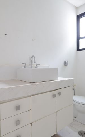 Apartamento à venda com 300m², 4 quartos e 4 vagasBanheiro da Suíte 3