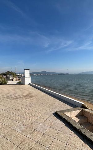 Casa para alugar com 330m², 3 quartos e 4 vagas