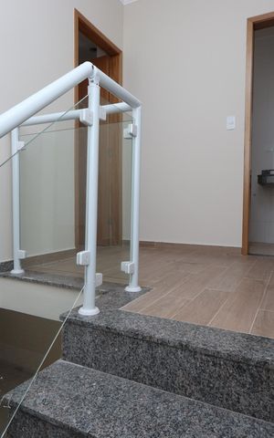 Casa à venda com 100m², 3 quartos e 2 vagasHall e Escada