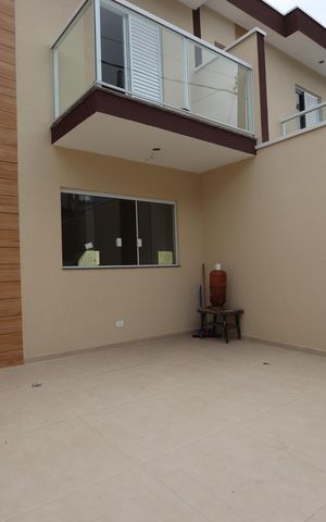 Casa à venda com 100m², 3 quartos e 2 vagasGaragem