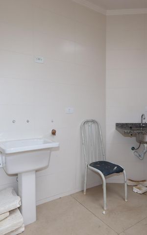 Casa à venda com 100m², 3 quartos e 2 vagasLavanderia