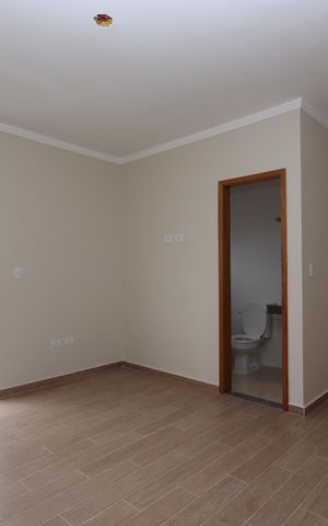 Casa à venda com 100m², 3 quartos e 2 vagasSuíte