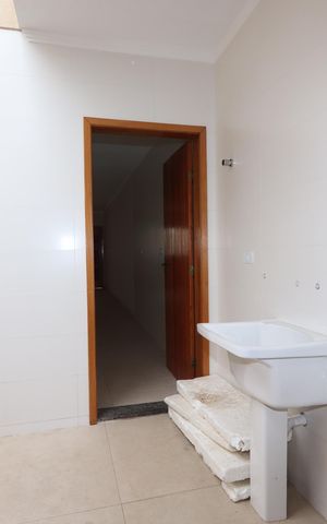 Casa à venda com 100m², 3 quartos e 2 vagasLavanderia