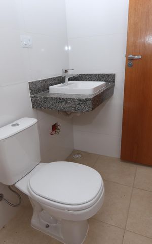 Casa à venda com 100m², 3 quartos e 2 vagasBanheiro da Suíte