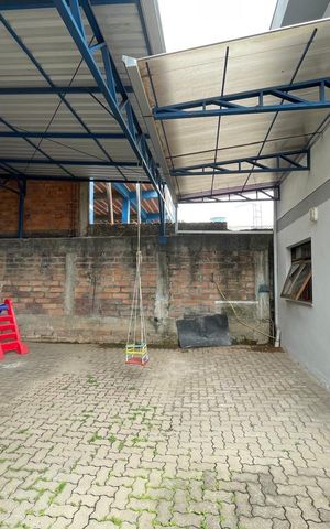 Casa à venda com 138m², 3 quartos e 3 vagasGaragem