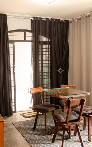 Casa à venda com 270m², 4 quartos e 3 vagas