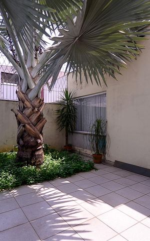 Casa à venda com 284m², 2 quartos e 4 vagasGaragem 
