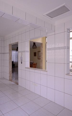 Casa à venda com 284m², 2 quartos e 4 vagasCozinha 