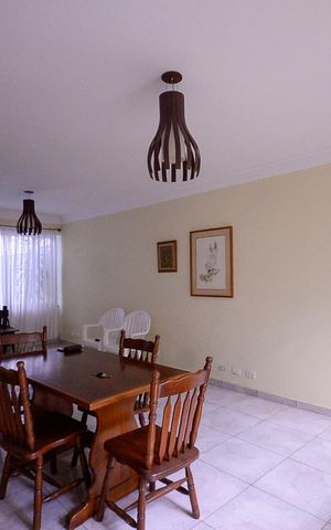 Casa à venda com 284m², 2 quartos e 4 vagasSala 