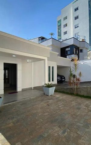 Casa à venda com 292m², 3 quartos e 3 vagas