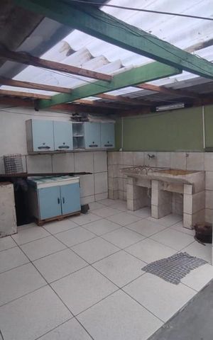 Casa à venda com 161m², 3 quartos e 1 vaga