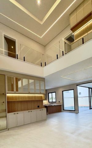 Casa de condomínio à venda com 314m², 3 quartos e 4 vagas