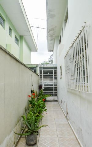 Casa à venda com 182m², 3 quartos e 2 vagas Casa à venda com 182m², 3 quartos e 2 vagasQuintal