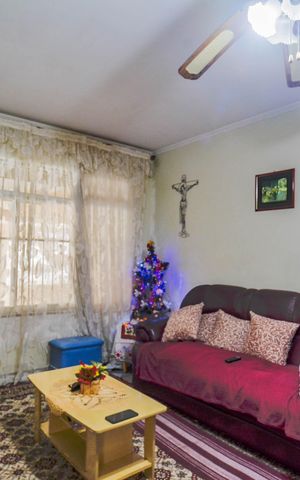 Casa à venda com 182m², 3 quartos e 2 vagas Casa à venda com 182m², 3 quartos e 2 vagasSala
