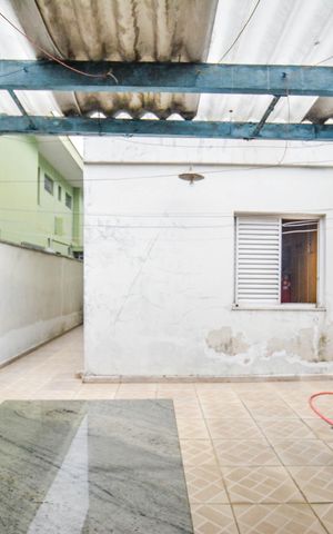 Casa à venda com 182m², 3 quartos e 2 vagas Casa à venda com 182m², 3 quartos e 2 vagasÁrea de Serviço