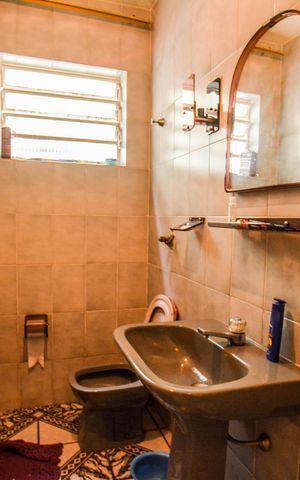 Casa à venda com 182m², 3 quartos e 2 vagas Casa à venda com 182m², 3 quartos e 2 vagasLavabo