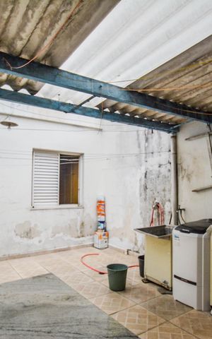 Casa à venda com 182m², 3 quartos e 2 vagas Casa à venda com 182m², 3 quartos e 2 vagasÁrea de Serviço