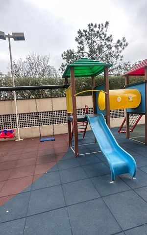 Apartamento à venda com 107m², 2 quartos e 2 vagas Apartamento à venda com 107m², 2 quartos e 2 vagasÁrea comum - Playground