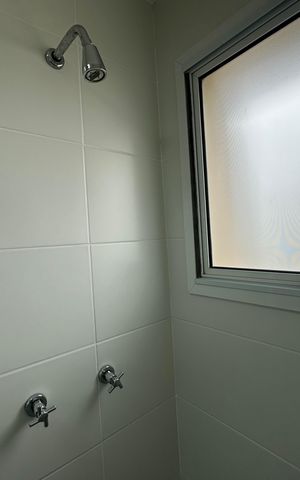 Apartamento à venda com 107m², 2 quartos e 2 vagas Apartamento à venda com 107m², 2 quartos e 2 vagasBanheiro da Suíte 1