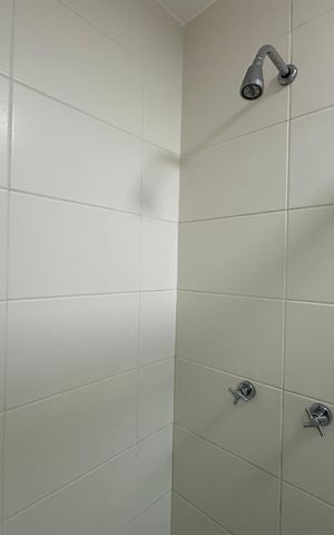 Apartamento à venda com 107m², 2 quartos e 2 vagas Apartamento à venda com 107m², 2 quartos e 2 vagasBanheiro da Suíte 2