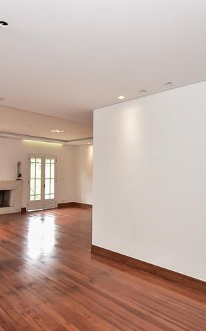 Casa de condomínio à venda com 466m², 3 quartos e 4 vagasSala