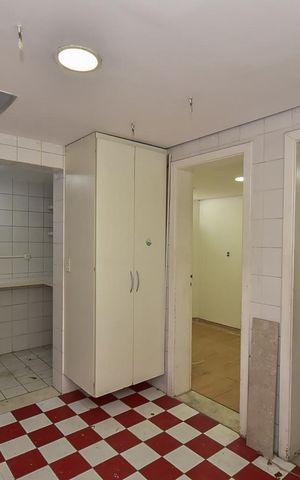 Casa de condomínio à venda com 466m², 3 quartos e 4 vagasÁrea de Serviço 