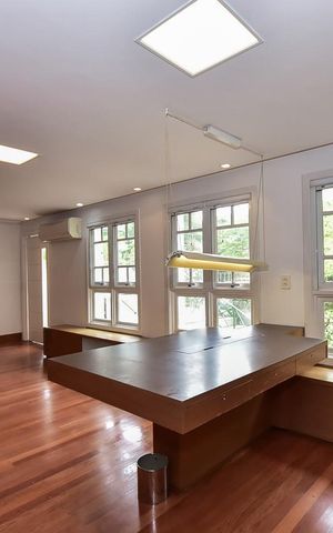 Casa de condomínio à venda com 466m², 3 quartos e 4 vagasEscritório