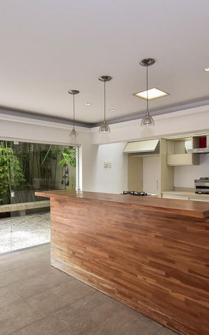 Casa de condomínio à venda com 466m², 3 quartos e 4 vagasSalão