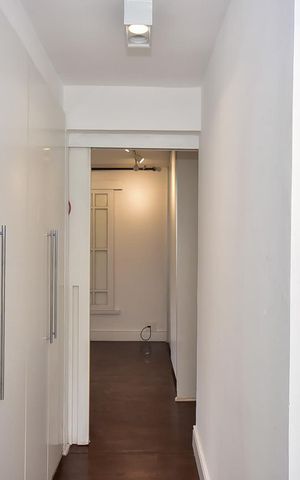 Casa de condomínio à venda com 466m², 3 quartos e 4 vagasCorredor