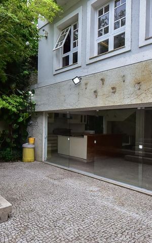 Casa de condomínio à venda com 466m², 3 quartos e 4 vagasQuintal