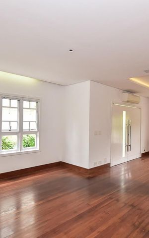Casa de condomínio à venda com 466m², 3 quartos e 4 vagasSala