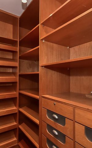 Casa de condomínio à venda com 466m², 3 quartos e 4 vagasCloset 2 da Suíte 3