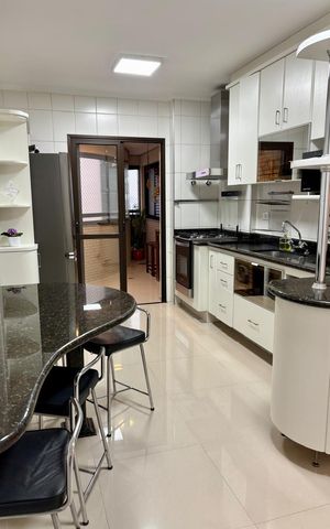 Apartamento à venda com 141m², 3 quartos e 3 vagas
