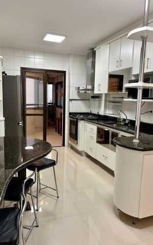 Apartamento à venda com 141m², 3 quartos e 3 vagas