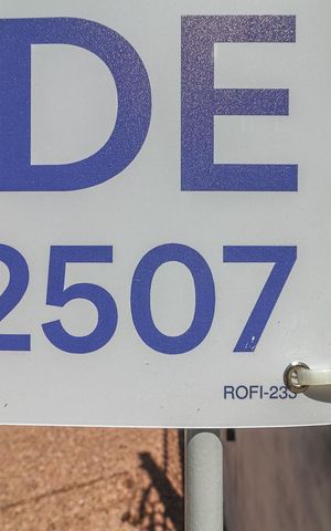 Casa à venda com 183m², 4 quartos e 3 vagasFachada