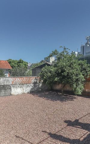 Casa à venda com 183m², 4 quartos e 3 vagasFundos