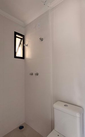 Apartamento à venda com 56m², 2 quartos e 1 vaga Apartamento à venda com 56m², 2 quartos e 1 vagaBanheiro