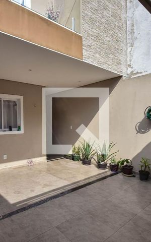 Casa de condomínio à venda com 151m², 3 quartos e 2 vagas