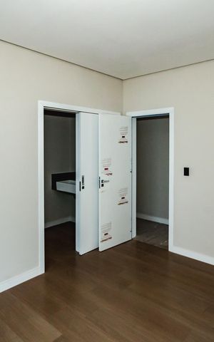 Casa à venda com 222m², 4 quartos e 3 vagasSuíte