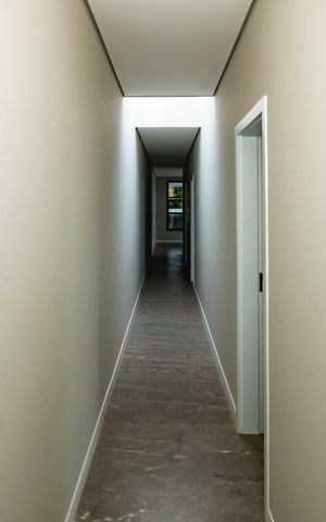 Casa à venda com 222m², 4 quartos e 3 vagasCorredor