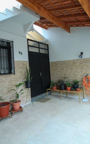 Casa à venda com 94m², 4 quartos e 1 vaga Casa à venda com 94m², 4 quartos e 1 vagaGaragem