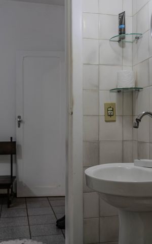 Casa para alugar com 145m², 2 quartos e 2 vagas Casa para alugar com 145m², 2 quartos e 2 vagasBanheiro da Suíte