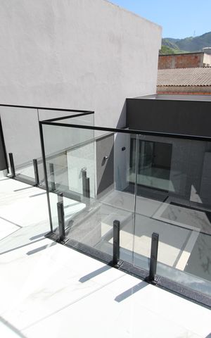 Casa de condomínio à venda com 192m², 3 quartos e 3 vagasQuarto 1 e 2 - Varanda