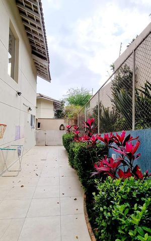 Casa de condomínio à venda com 274m², 3 quartos e 2 vagas