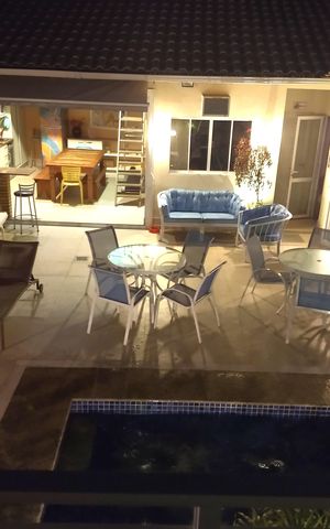 Casa à venda com 362m², 6 quartos e 2 vagas