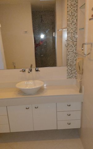 Casa à venda com 362m², 6 quartos e 2 vagas