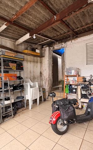 Casa à venda com 154m², 2 quartos e 2 vagas Casa à venda com 154m², 2 quartos e 2 vagasGaragem